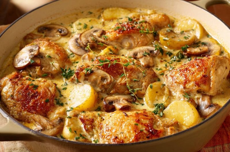 Creamy Mushroom & Thyme Chicken Skillet