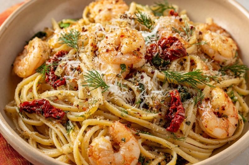 Lemony Garlic Shrimp Linguine